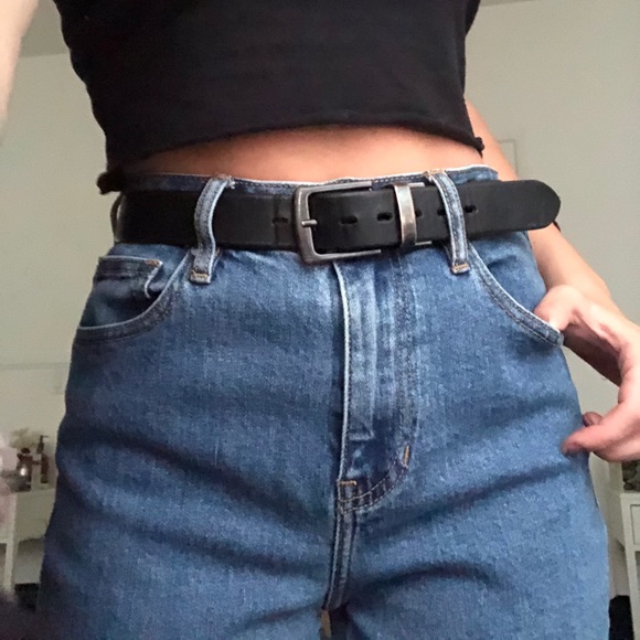 High Waisted Jeans! Trendy and super cute! Denim - Picture 2 of 4
